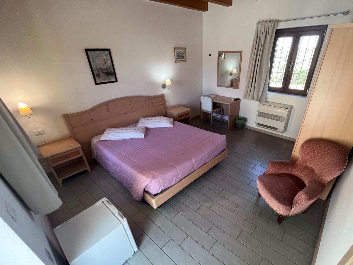 Hotel Il Mulino B&B Vaiano  Rum bild